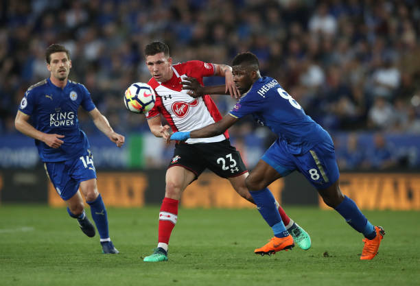 用其犀利的 用其犀利的